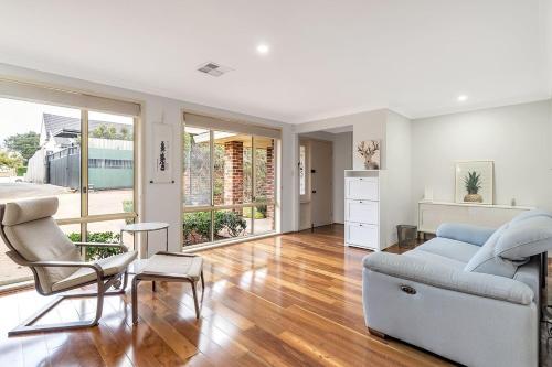 59A Tranquil 3BR Home, Water with Private Fenced Yard