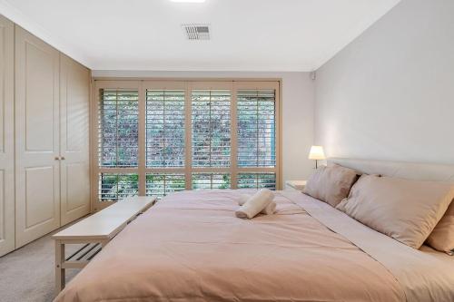 Tranquil 3BR Home, Water with Private Fenced Yard