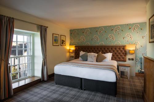 The Royal Heysham - Tap to explore photos