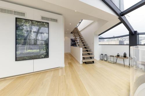 Triplex penthouse in the city center - image 5