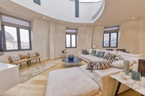 Triplex penthouse in the city center - image 14