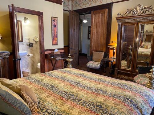 Amherst Inn – Amherst, MA
