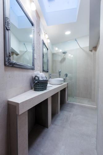 Apartments & Rooms Dujam, Split (photo 6)