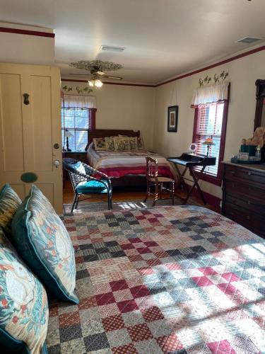 Amherst Inn – Amherst, MA