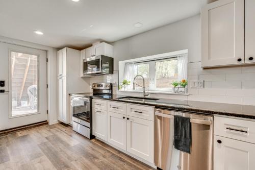 14 Mi to Pearl Street Mall: Erie Getaway in Erie (CO)