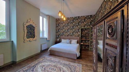 House - Sleeps 10 - Garden - Pets Ok - Games Room in Lescouet-Gouarec
