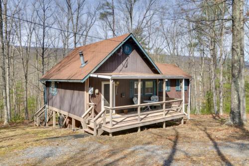 Mountain Retreat w/ Loft, Fire Pit, & Grill - Old Fields, NC