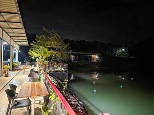 Lake View Resort