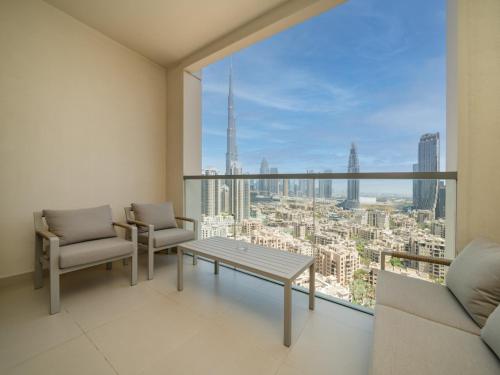 Modern Downtown 2 Bed plus Maids with Full Burj View, Dubaï