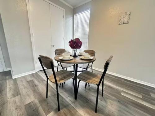 Experience Comfort and Style in Houstons Bay Area in Nassau Bay