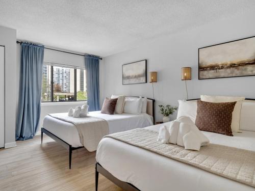 Modern Stylish Oasis King Bed Sleeps 8 Central Location