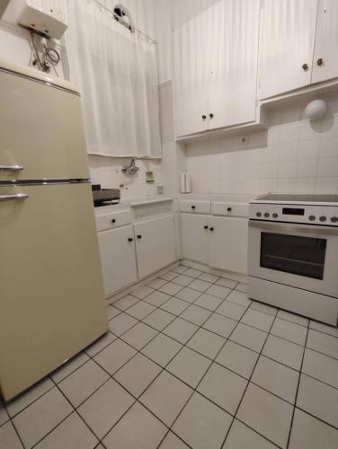 Kolonaki 2 bedroom Flat - image 3
