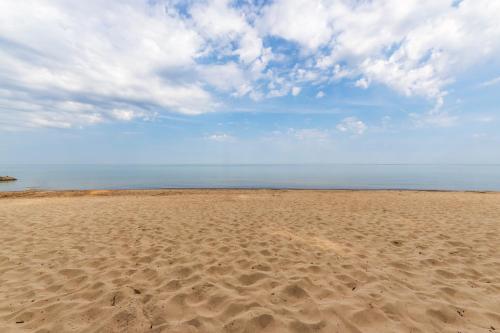 Hear the waves of Lake MI from Hot Tub - Dog Friendly - image 8