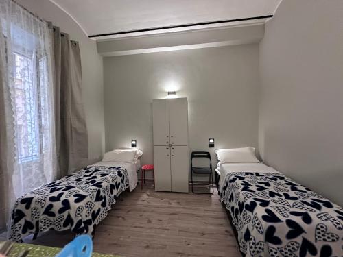 Român Holidays - image 2