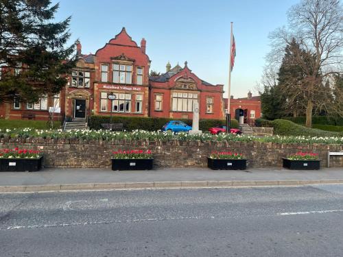 Night Owl Cottage in Simonswood