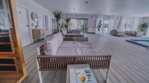 York Cottage House & Spa in Irchester