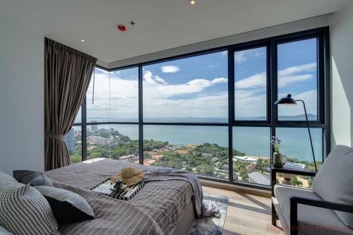 2 Bed Room Sea View High Floor Luxury Accomodation
