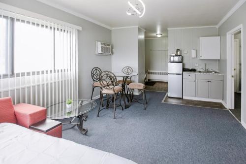 平面圖, Charming Room w Private Bath Wi-Fi in Brownstown in 密歇根州紹斯蓋特 (MI)