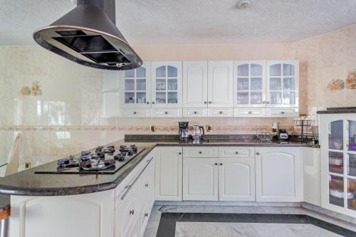 مطبخ, Mansión Vista Hermosa 5 Recamaras Todo Incluido (Mansion Vista Hermosa 5 Recamaras Todo Incluido) in Zona 1