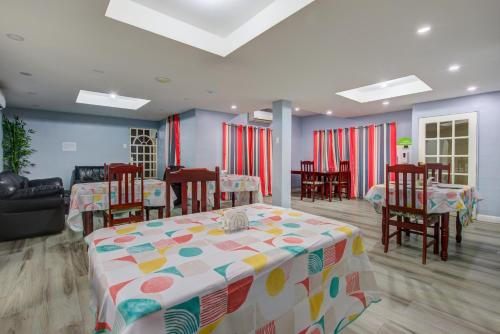 Ételek és italok, Airport Suites Hotel near Piarco nemzetközi repülőtér