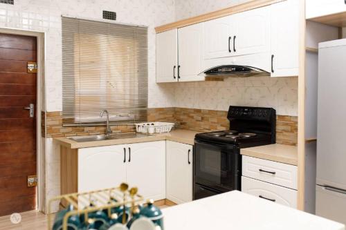 Esther's Guest House - image 3