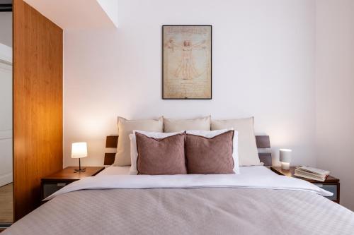 TurnKey I Old Town 5BR Loft Apartment, Прага (фото 9)