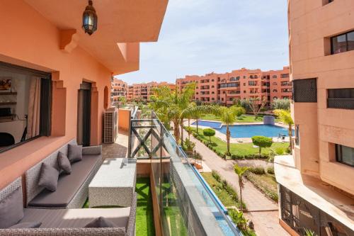 Luxury Residence with 2 Terraces Pool and Garden View Security and Self Check-in