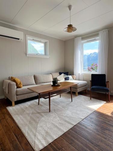 Flo Lake House in Mindresunde
