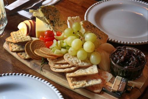 Ye Olde Cheshire Cheese Inn - image 11