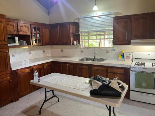 Kjøkken, GNC Guesthouse in Retreat