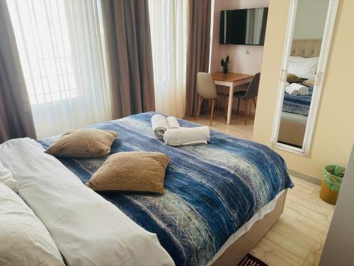 Royal Red suite No2 PIRAEUS PORT - Selinia Royal Red suite No2 PIRAEUS PORT - Selinia