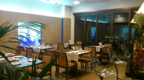 Pub/Lounge, Hotel Garelos in Betanzos