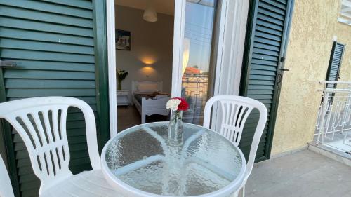 Kavos Aparthotel 5