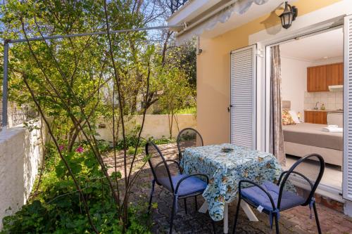 Dimitris Studios in Sami