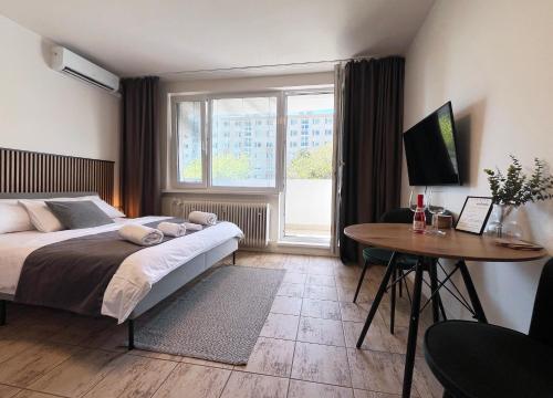 New cozy studio, AC & Balcony, Братислава (фото 5)