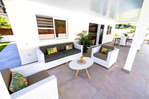 Villa Tiaiti - House Beach Access Sea with Pool in Paea