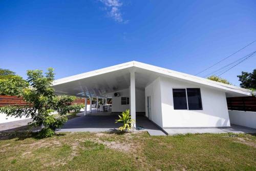 Villa Tiaiti - House Beach Access Sea with Pool in Paea