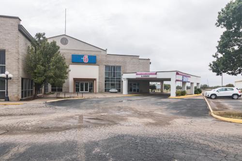 Motel 6-Snyder TX - image 12