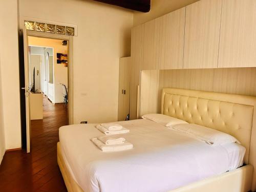 Prime location Centro Storico new apt 2 Bdrs 5 P