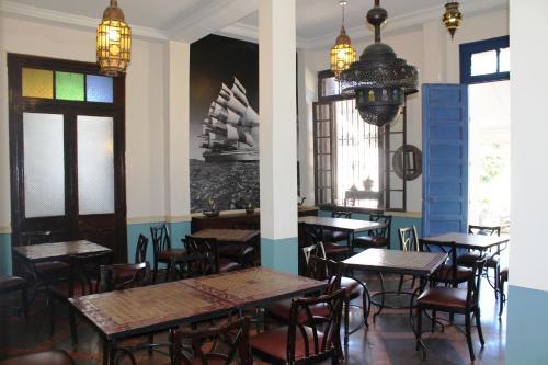 Restaurant, Hotel Central in Casablanca