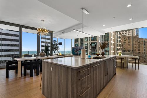 Premier Penthouses with Captivating Views of Millennium Park