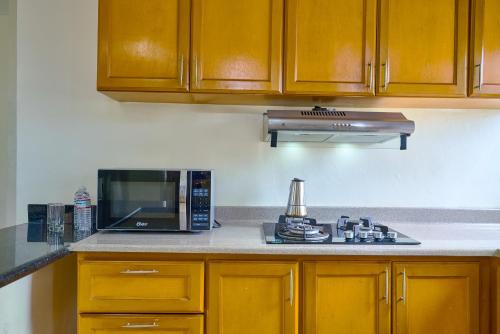 Hotel Libertad at historic main street in ซันโตโดมิงโก