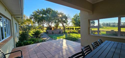 Kert, Barry Farmstay in Suurbraak