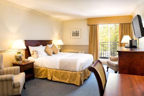 Inn on the Lake in هاليفاكس