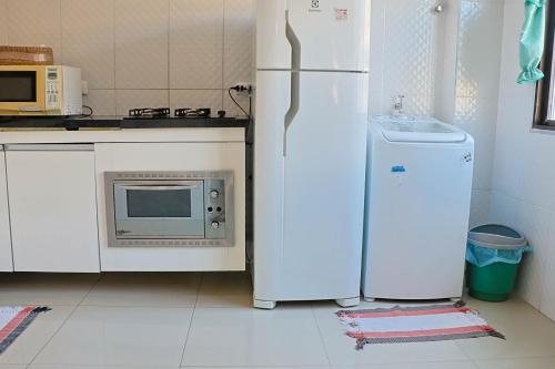 المرافق, Apto a 500 metros da praia da Enseada in Vila Julia