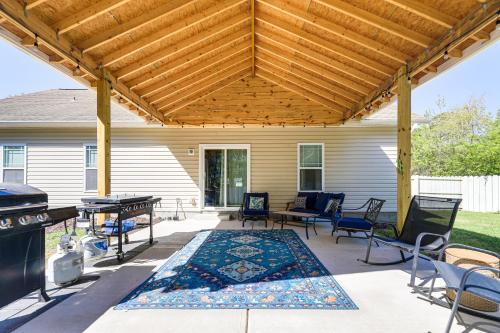 Sneads Ferry Home: Close to Beaches & Boat Ramp! in Sneads Ferry (NC)