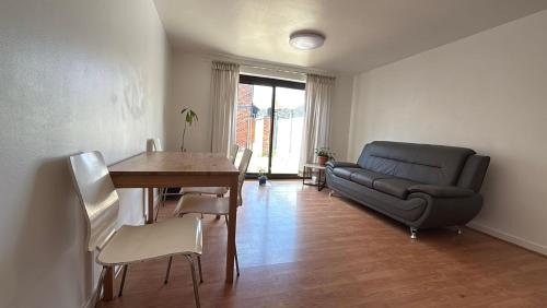 East London House with Garden with 2 bedrooms for hire separately or together, London (photo 5)