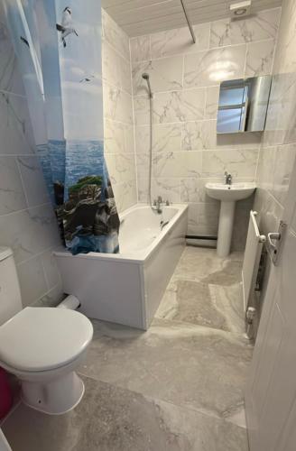 East London House with Garden with 2 bedrooms for hire separately or together, London (photo 6)