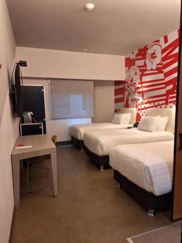 room detail thumbnail 1