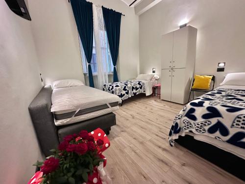 Român Holidays - image 11